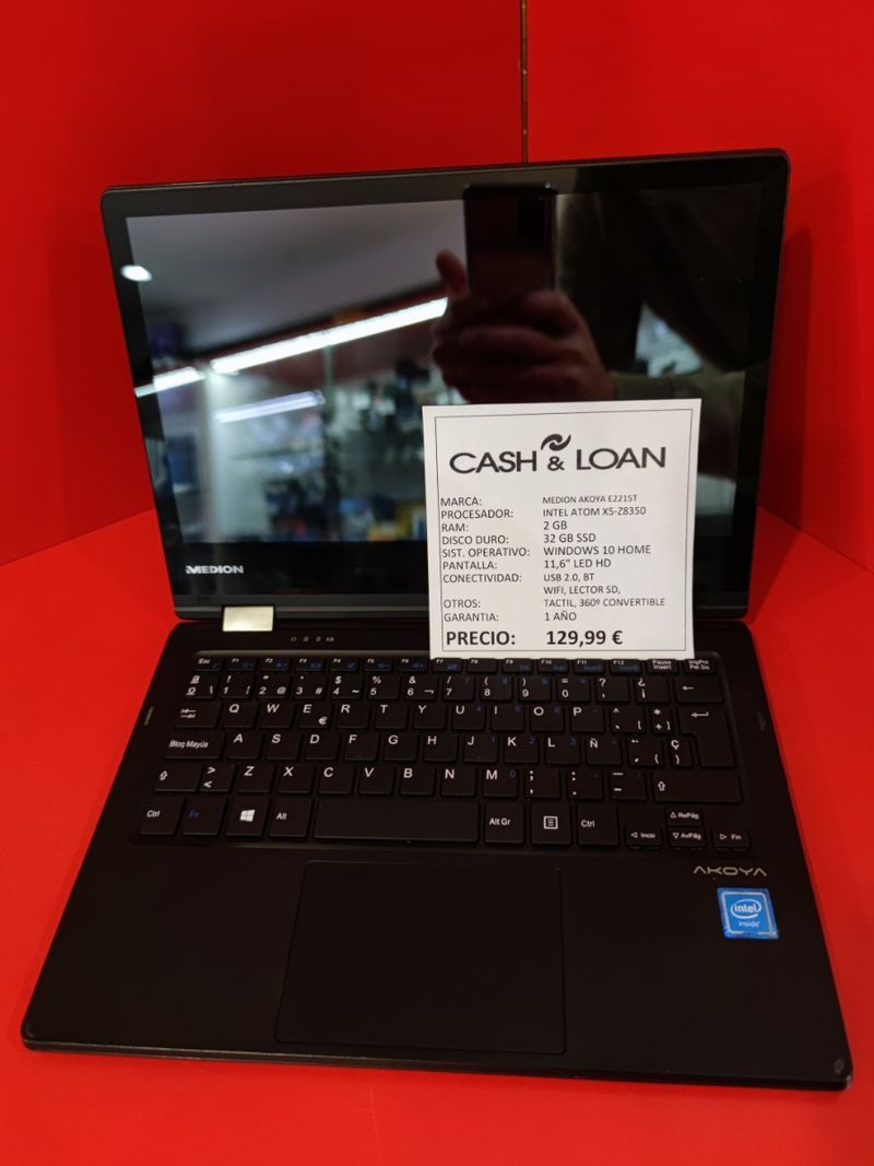 Medio Akoya E2215T