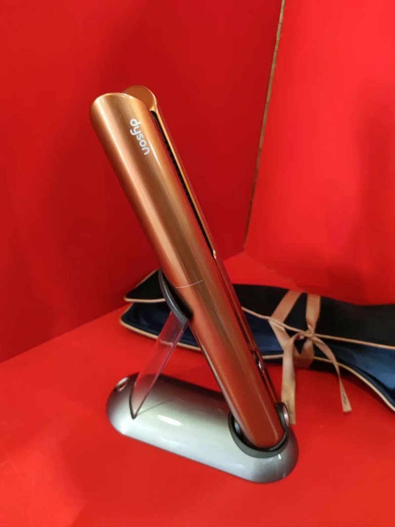 Plancha Dyson HS03