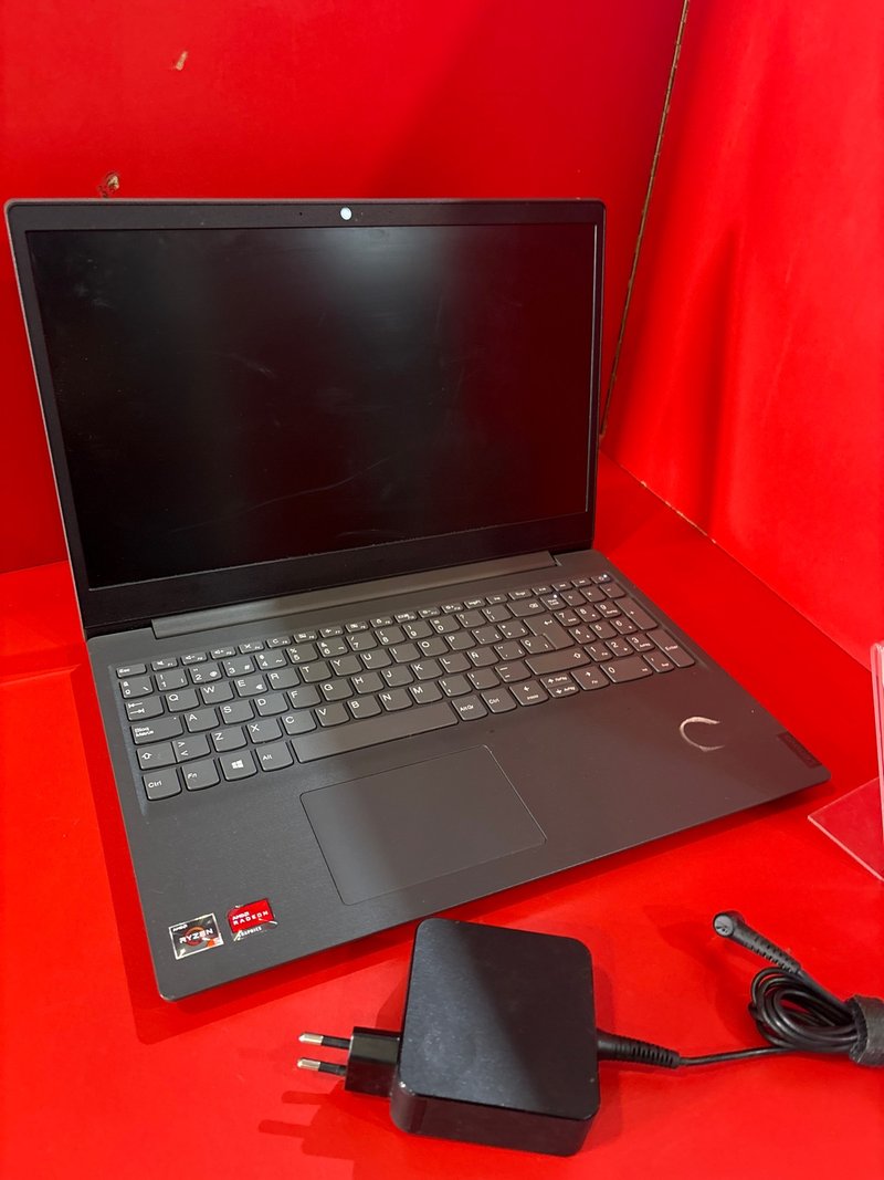 Ordenador Lenovo V15 Negro/Gris