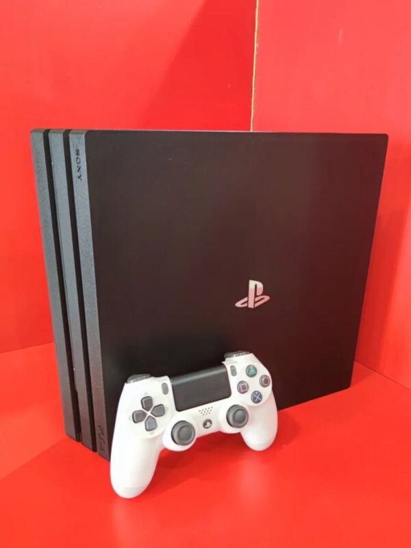 Sony PS4 Pro 1TB + Mando Original